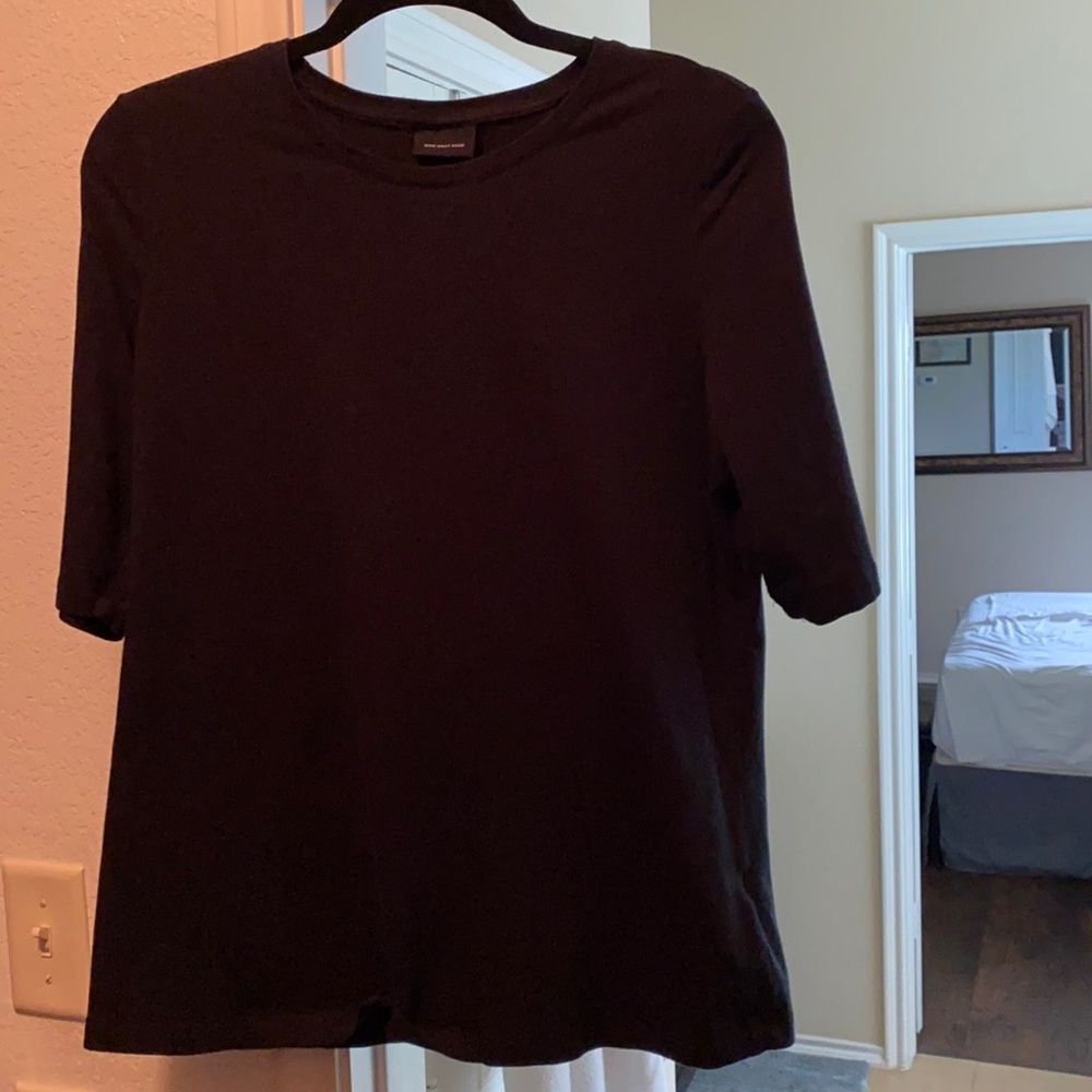 Black stretchy Tee with longer sleeves